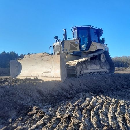 Raupe zum Sand schieben beim Siloplattenbau